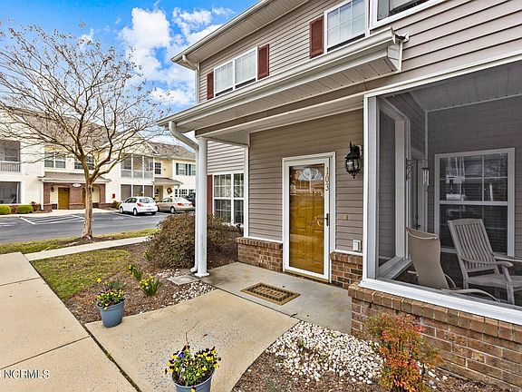 2nd image of 1936-103 Tara Ct