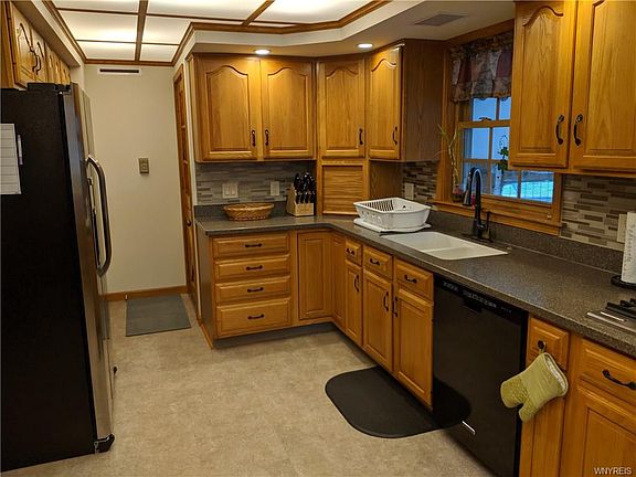 5th image of 187 Spaulding St