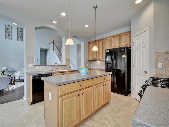 3rd image of 103 S Gadwall Ln