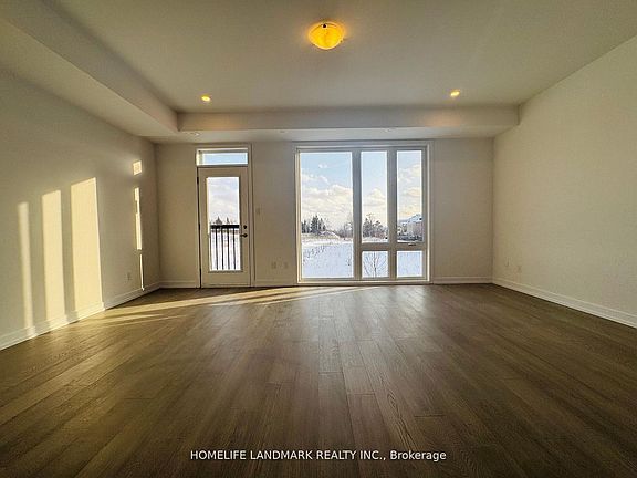 5th image of 9 Bancroft Ln