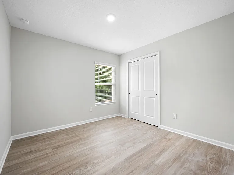 2630 Kohn Rd — Photo 4