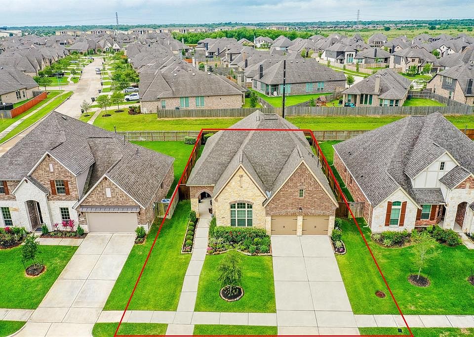 1st image of 21207 Crested Valley Dr