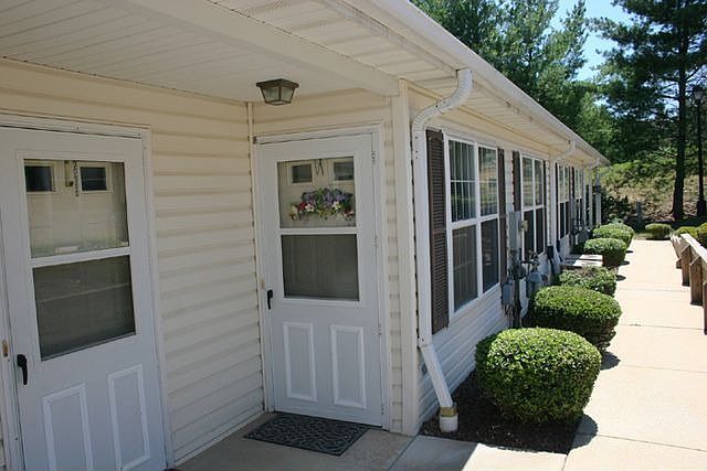 2nd image of 1825 Vincenza Dr APT G