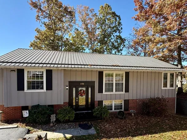 252 Boxwood Cir, Princeton, WV 24739