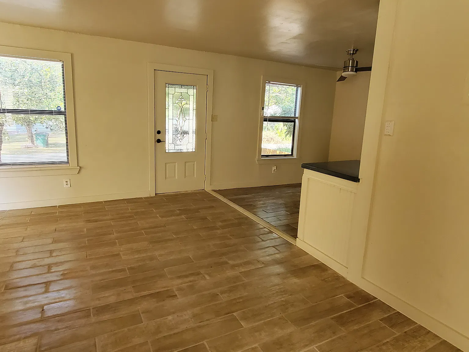 2 bed, 1250 sqft, $1,750 — Photo 3