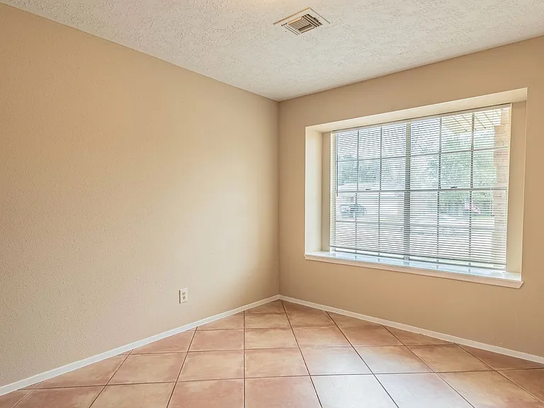 2516 Orion Dr — Photo 4