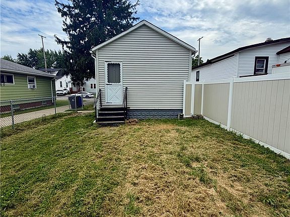 3rd image of 13210 Carrington Ave