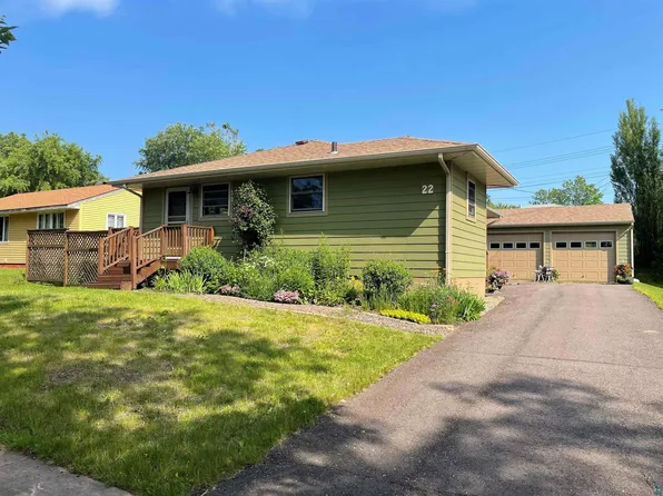 22 Evans Cir, Silver Bay, MN 55614