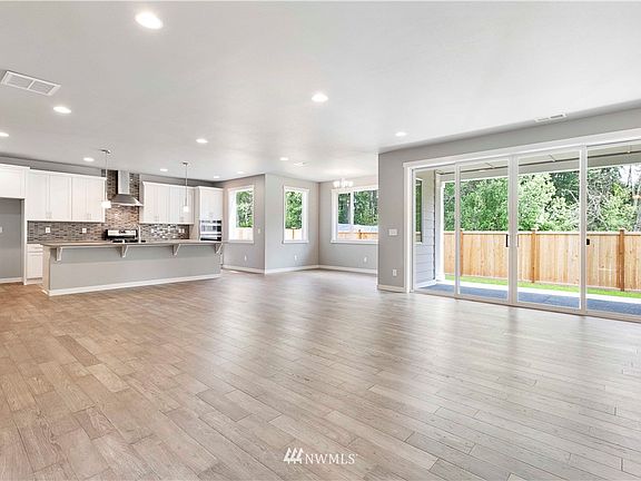 So much space for entertaining. 