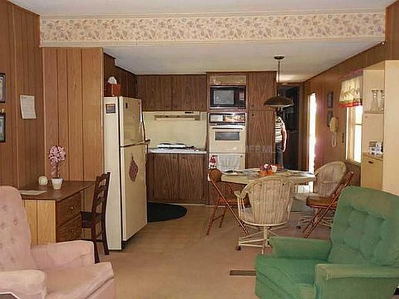 2nd image of 12100 Pawnee Dr