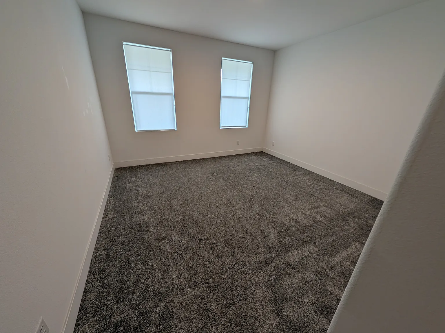 5 bed, 3043 sqft, $6,000 — Photo 4