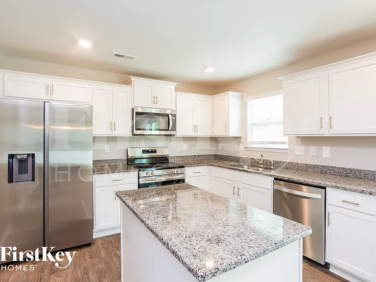 2209 Rolling Hills Dr — Photo 7