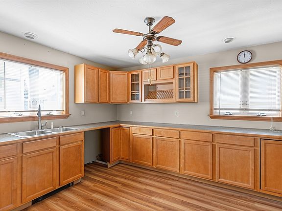 5th image of 34 Everett St