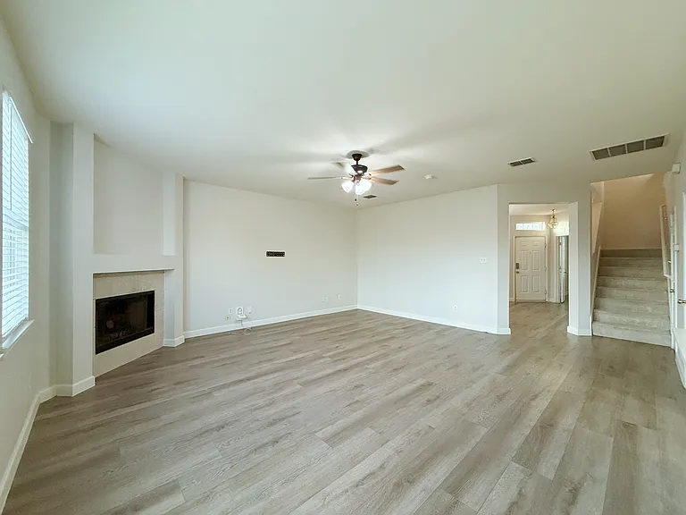 1916 Silver Leaf Dr — Photo 10