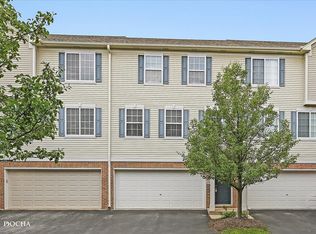 1944 Indian Hill Ln, Aurora, IL 60503