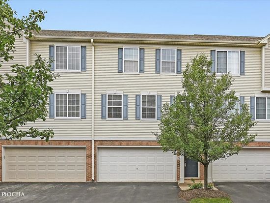 1944 Indian Hill Ln, Aurora, IL 60503