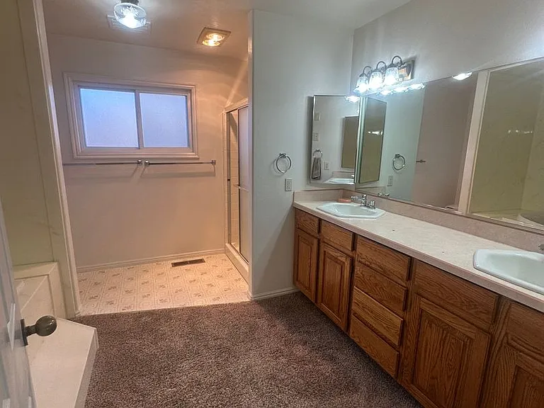 2268 S 2350 E — Photo 8