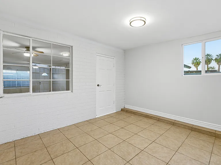1901 N 48th Pl — Photo 20