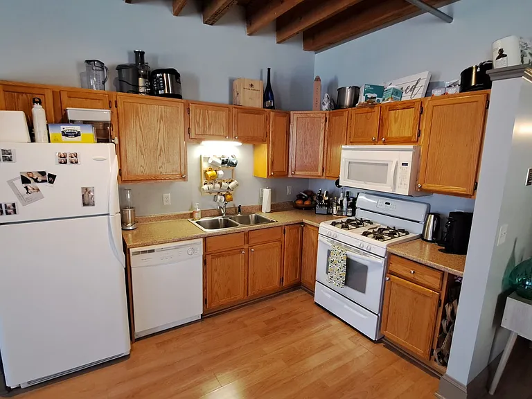 1025 Washington Ave S — Photo 5