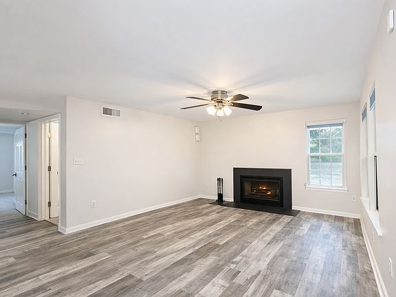 5th image of 4410 Lord Loudoun Ct