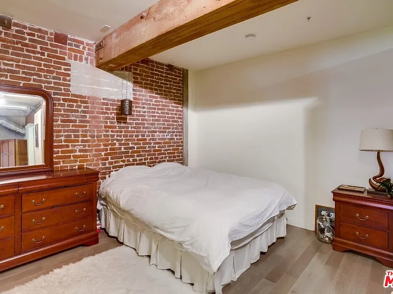 527 Molino St #310 — Photo 8