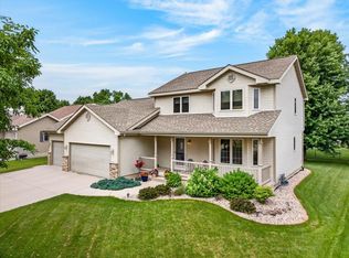 318 Burl Oak Dr, Deforest, WI 53532