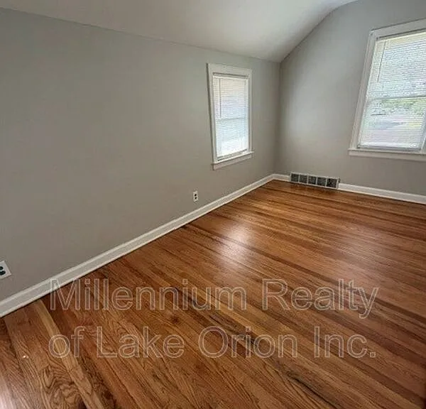 27 Sylvan — Photo 11