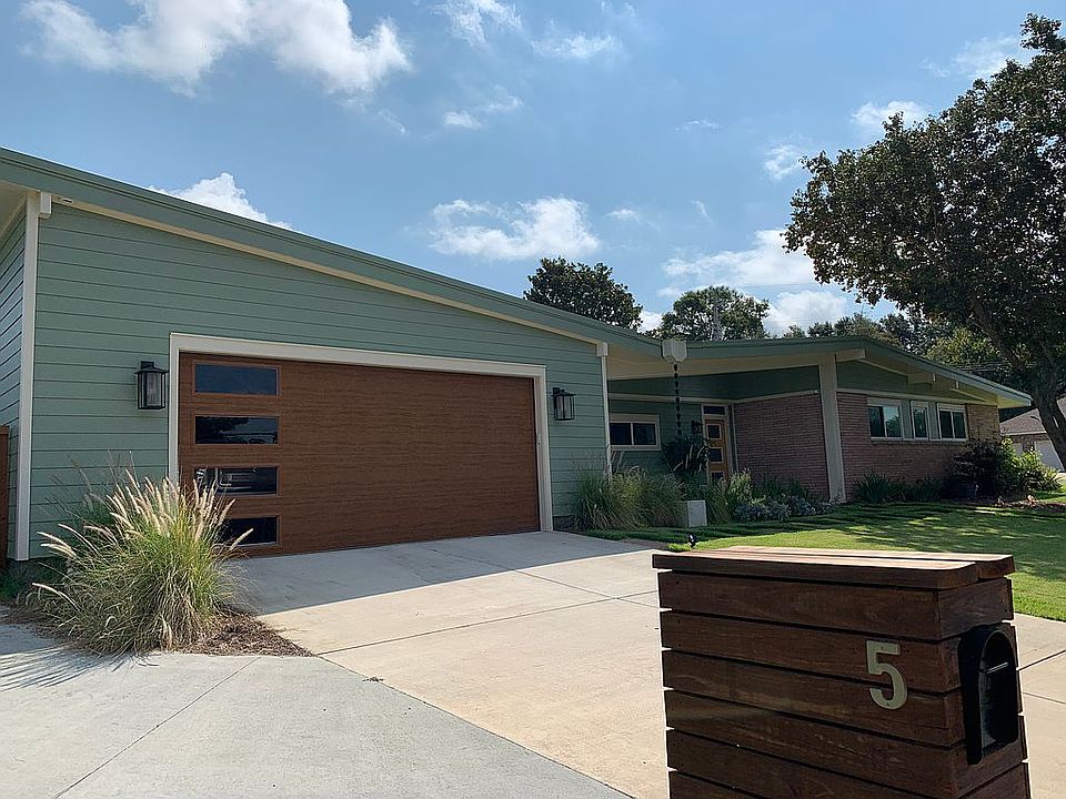 1st image of 5 Poinciana Dr