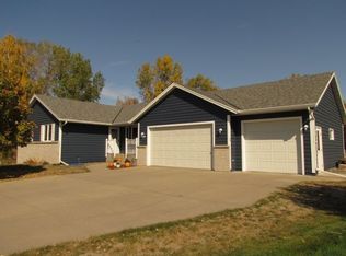 809 Zakrajshek Ct, Sartell, MN 56377
