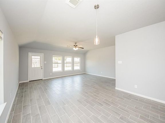 5th image of 19210 Sagebrush Valley Ln