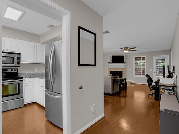 3rd image of 12 Shuler Cir