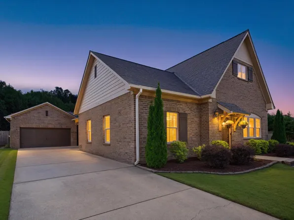 890 Fieldstown Cir, Gardendale, AL 35071