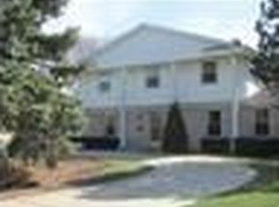 W222N2135 Glenwood Ln, Waukesha, WI 53186
