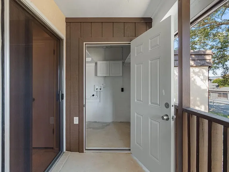 408 Marshall Ct NW #5 — Photo 22
