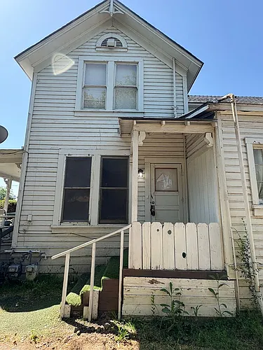 467 1/2 N Alta Ave Photo 1