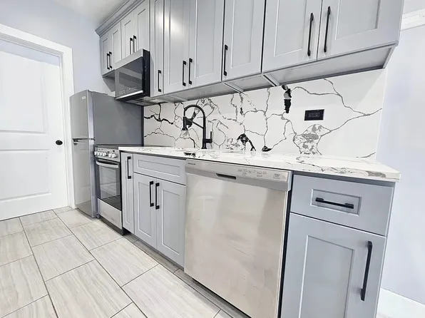 565 Midwood Street 1 image 2 of 7