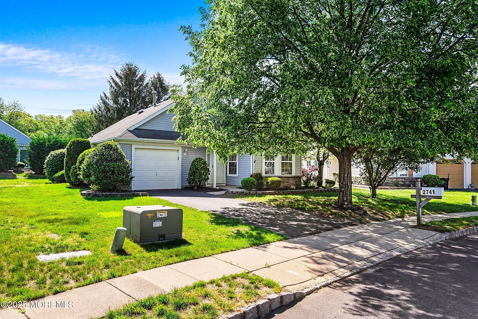 2741 Dalton Lane photo 1