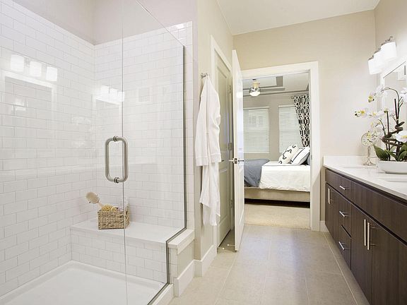 5th image of 4303 E 9th Ave #10