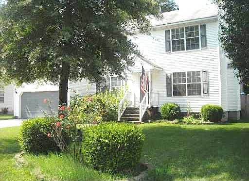 1004 CHERRYTREE LN