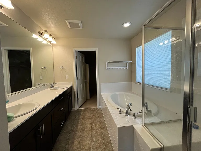 3233 Anika Dr — Photo 22
