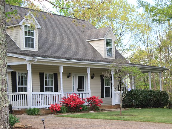 2nd image of 3340 Gordon Dr