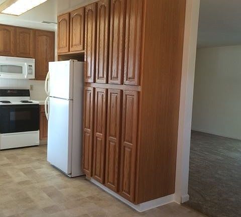 5th image of 1059 Welch Ave