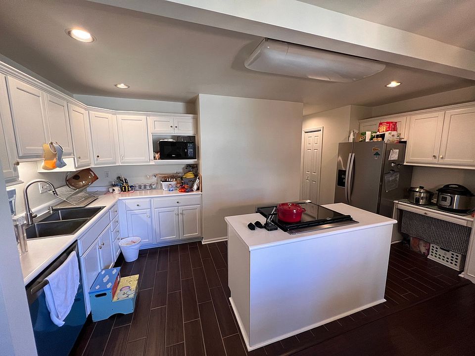 1st image of 240 Newberry Ln #1