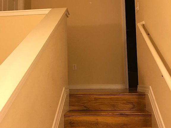 2nd image of 1489 Bentley Cir