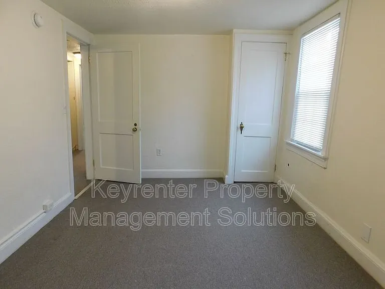 811 E Beverly St #B — Photo 8