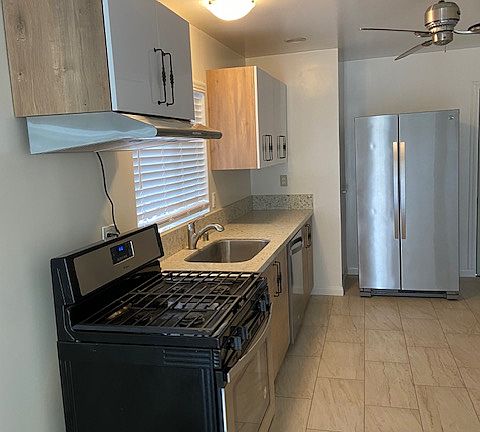 3rd image of 1769 Pentuckett Ave Unit B