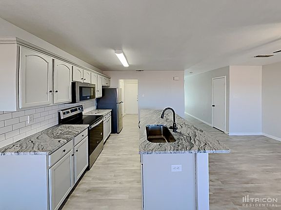 4th image of 1441 Pine Ln