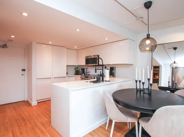 3100 N Lake Shore Dr APT 1404, Chicago, IL 60657