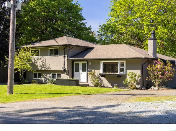 598 Cedarcrest Dr, Colwood, BC V9C 1M3