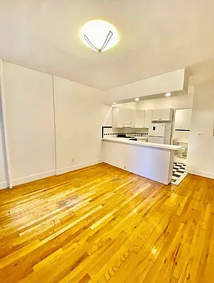 Rented by CitySites Real Estate Group | media 9